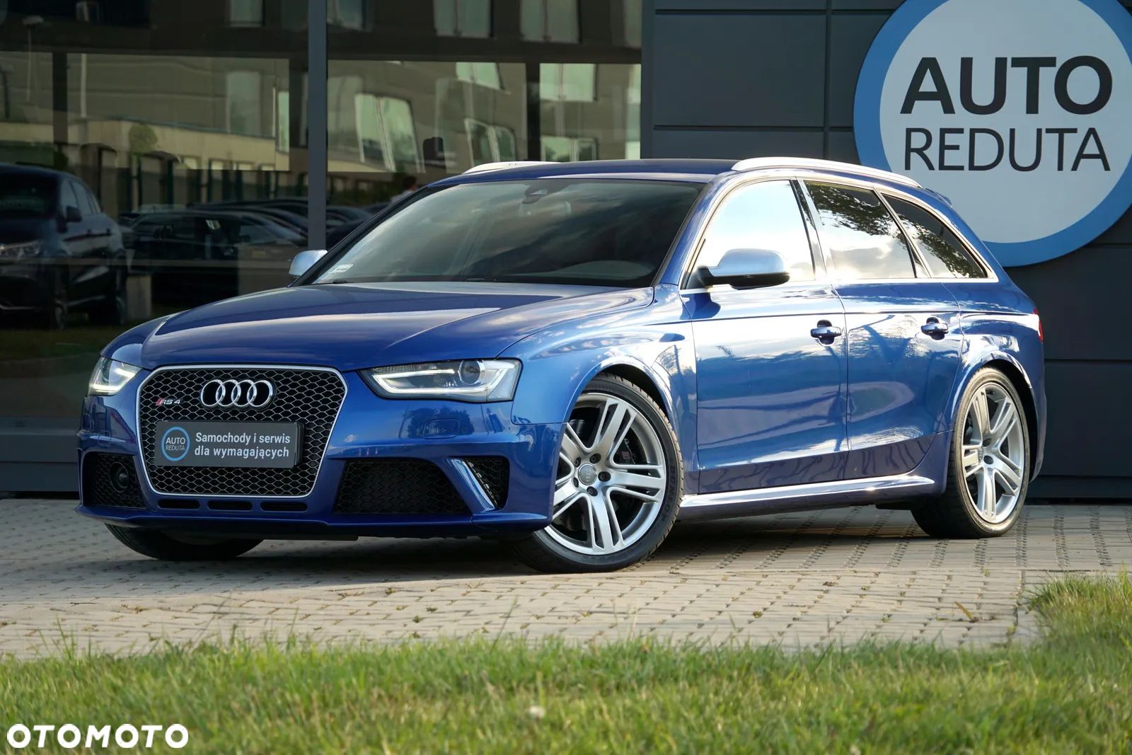 Audi RS4 Standard - 1