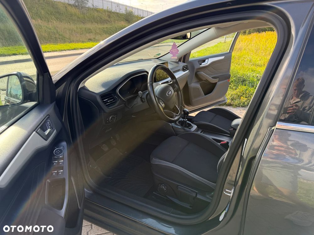 Ford Focus 1.0 EcoBoost STart-Stopp-System TITANIUM - 11