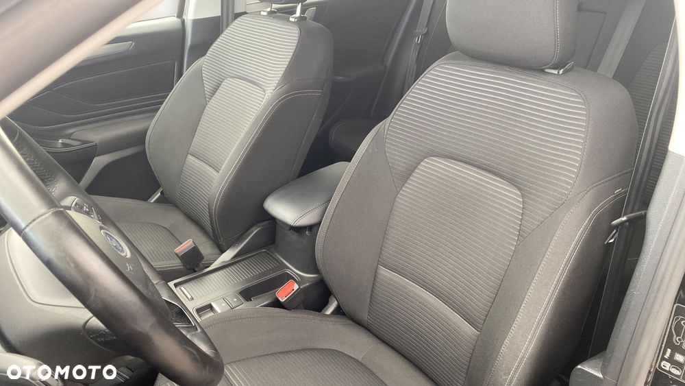 Ford Focus 1.0 EcoBoost mHEV Titanium X - 11