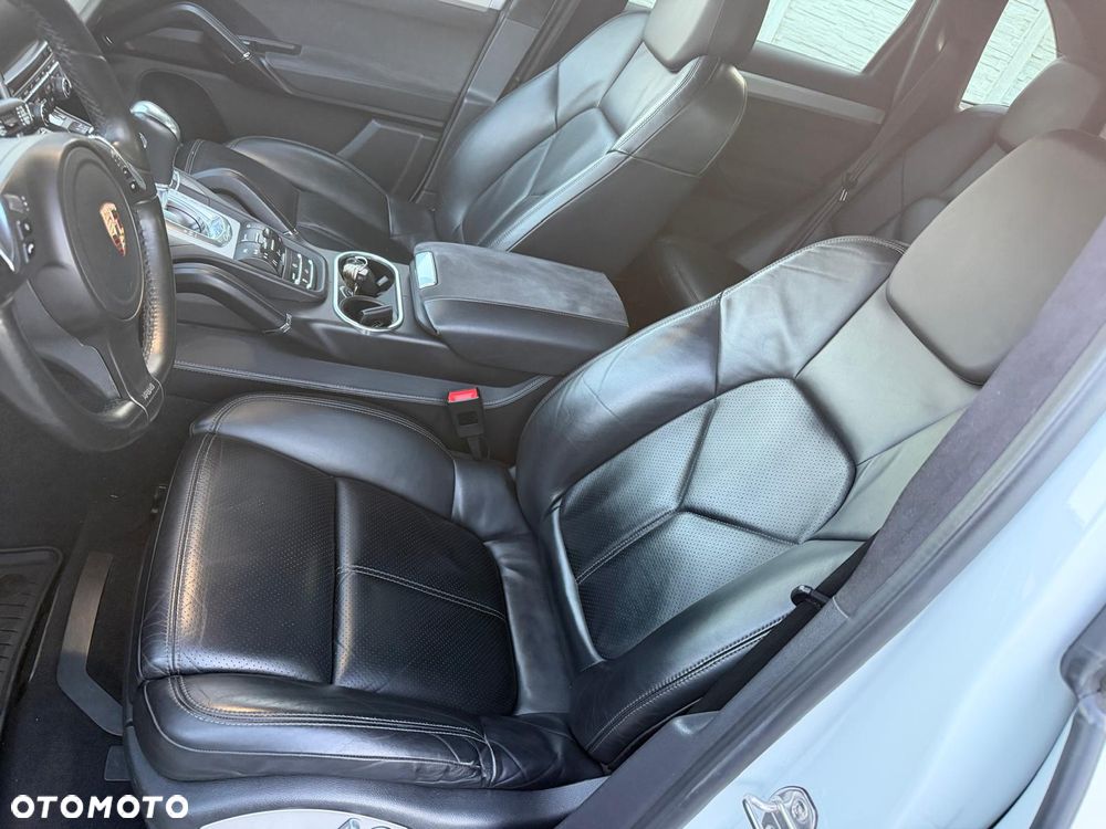 Porsche Cayenne GTS Tiptronic S - 12
