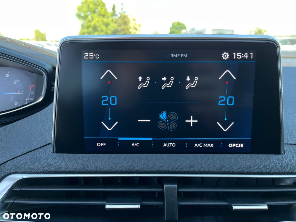 Peugeot 3008 1.2 PureTech Allure S&S - 16