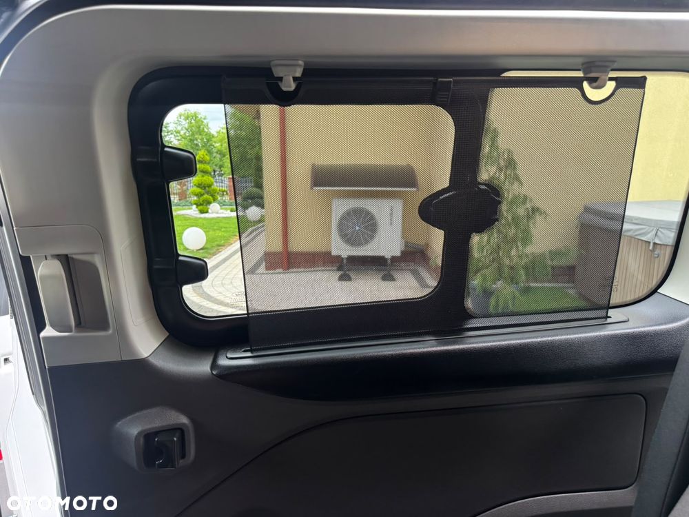 Ford Tourneo Custom - 27