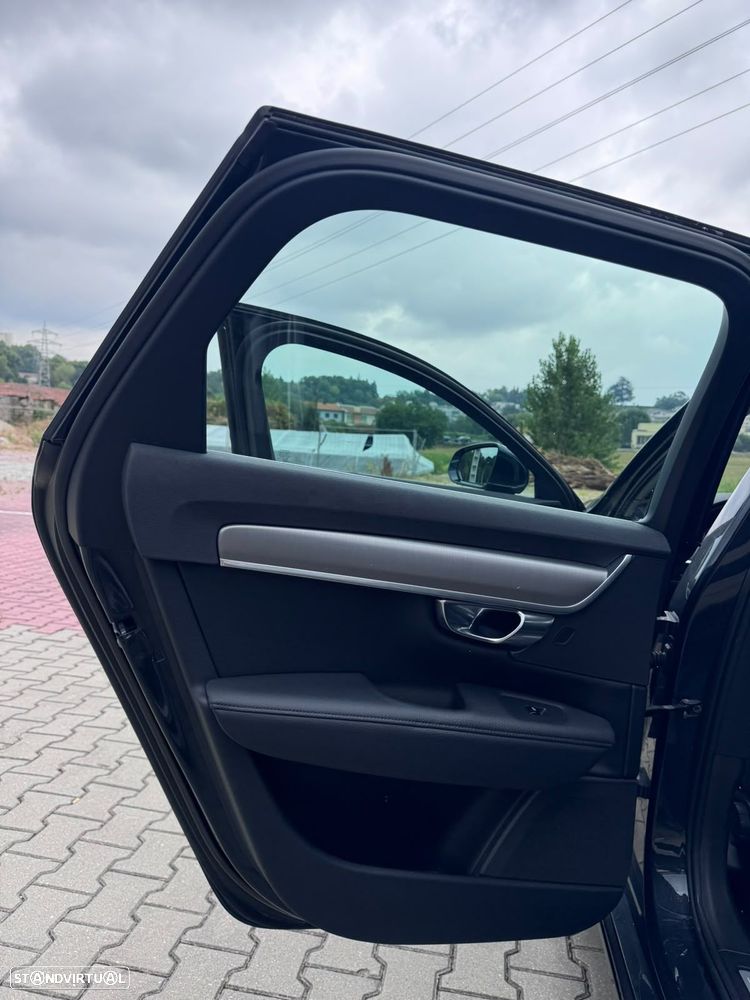 Volvo V90 2.0 D4 Momentum Geartronic - 29
