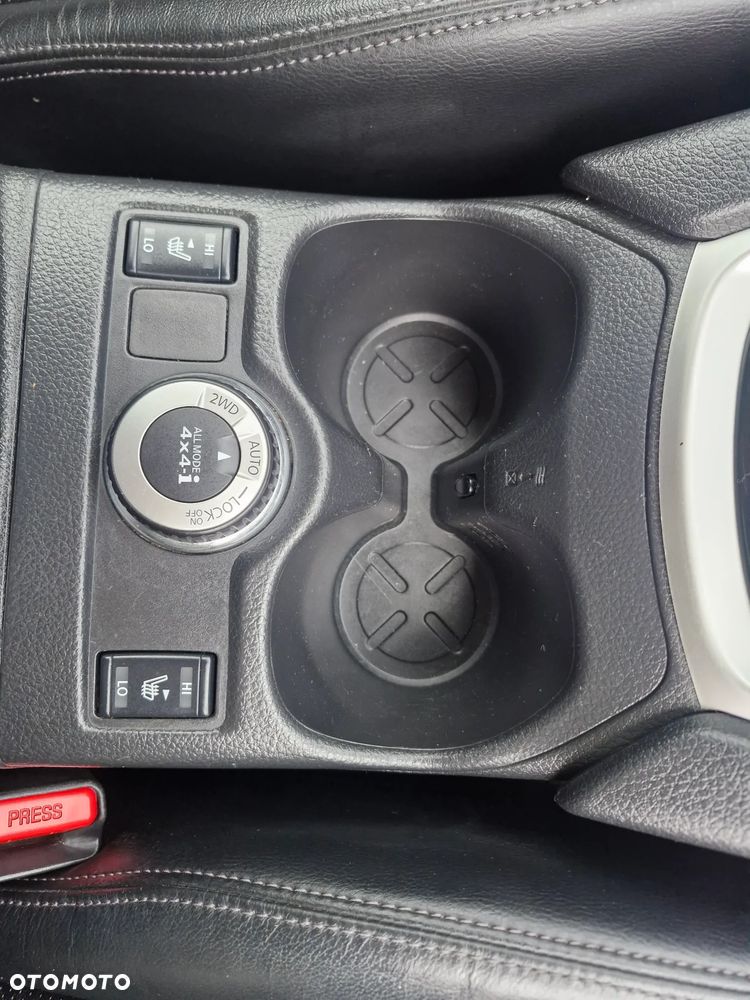 Nissan X-Trail - 25