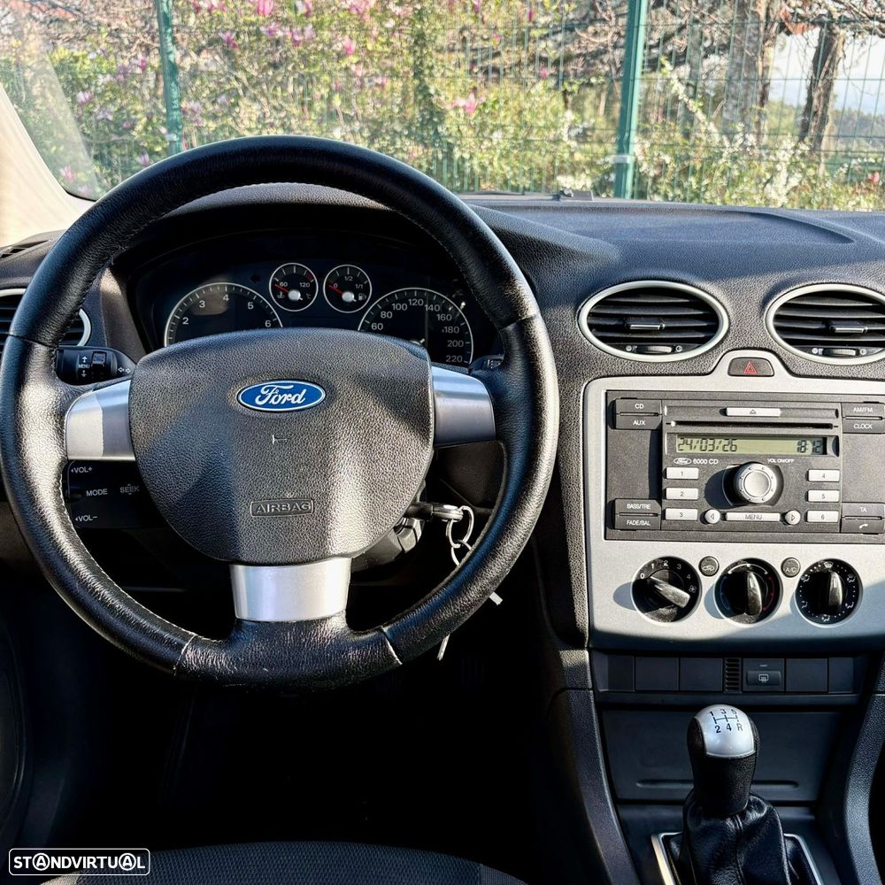 Ford Focus 1.4 16V S - 19