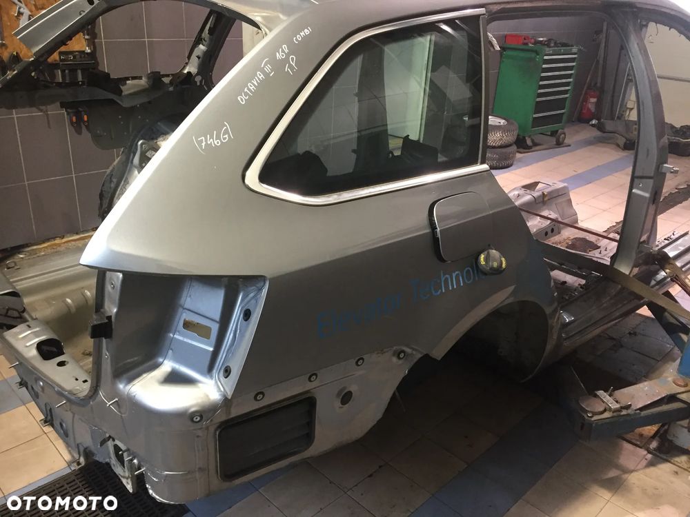 SKODA OCTAVIA III KOMBI 16R ĆWIARTKA PRAWA TYŁ - 1
