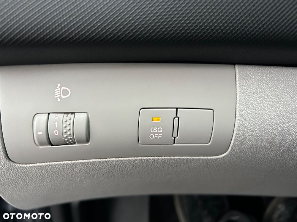 Kia Ceed - 36