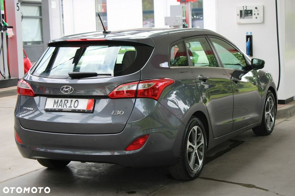 Hyundai i30 blue Kombi 1.4 YES Gold - 37