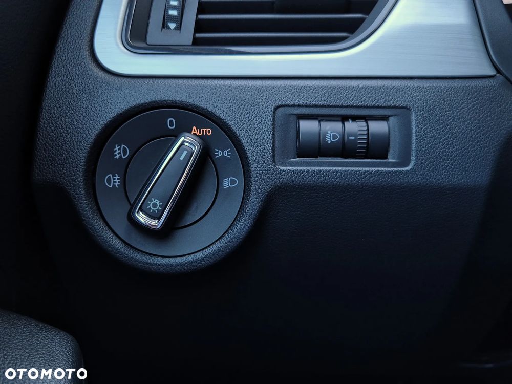 Skoda RAPID 1.0 TSI Ambition - 23