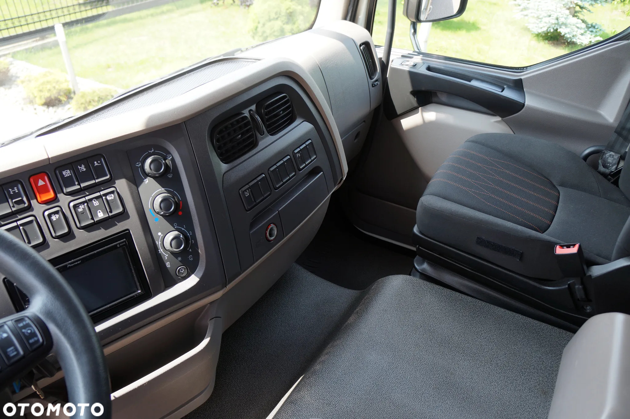 DAF LF 290 EURO 6 FIRANKA DŁ. 8.6m 21 PALET ŁAD 8.250 KG - 18