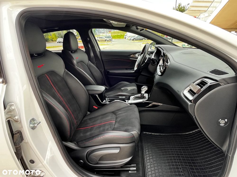 Kia ProCeed 1.6 T-GDI GT DCT - 14