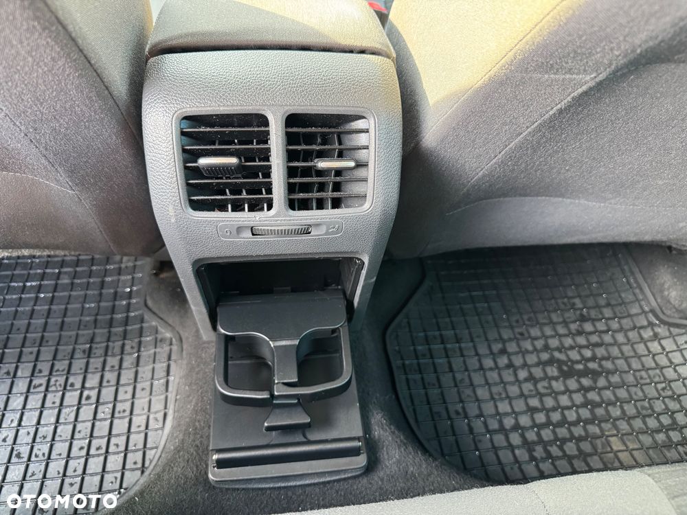 Volkswagen Golf 1.4 TSI Comfortline DSG - 12