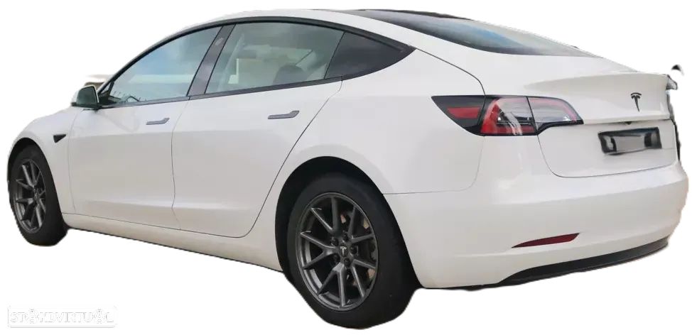 Tesla Model 3 Standard Range Plus RWD - 3