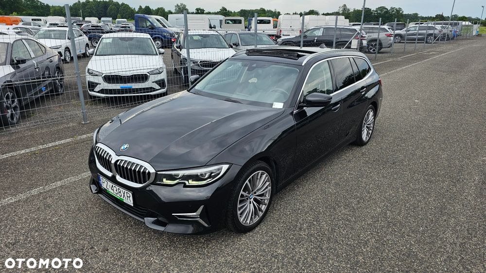 BMW Seria 3 320d xDrive Luxury Line - 30