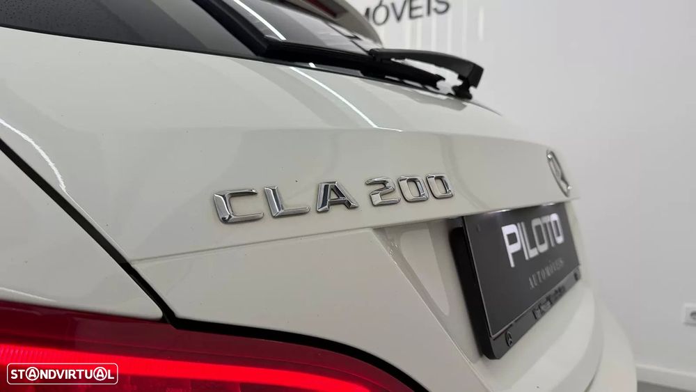 Mercedes-Benz CLA 200 d Shooting Brake AMG Line - 8