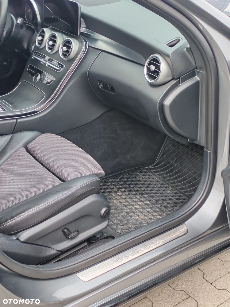 Mercedes-Benz Klasa C 220 d 9G-TRONIC Night Edition - 8