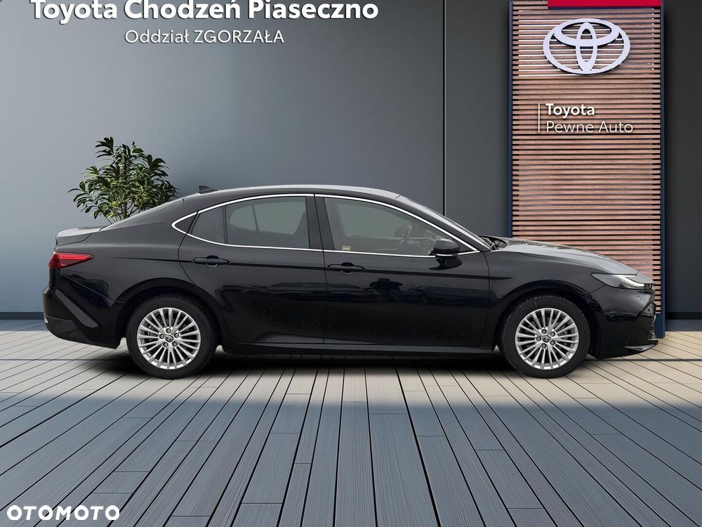 Toyota Camry - 7