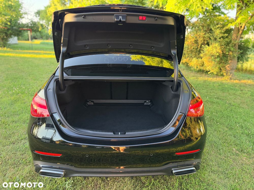 Mercedes-Benz Klasa C 300 9G-TRONIC AMG Line - 6