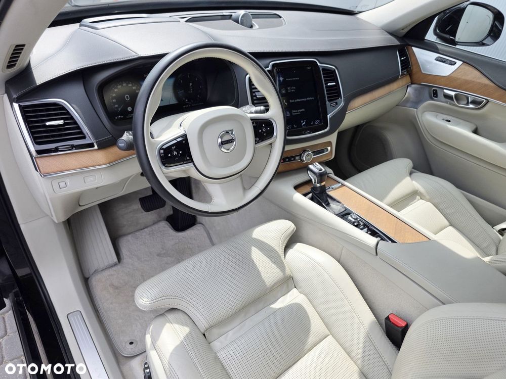 Volvo XC 90 - 12