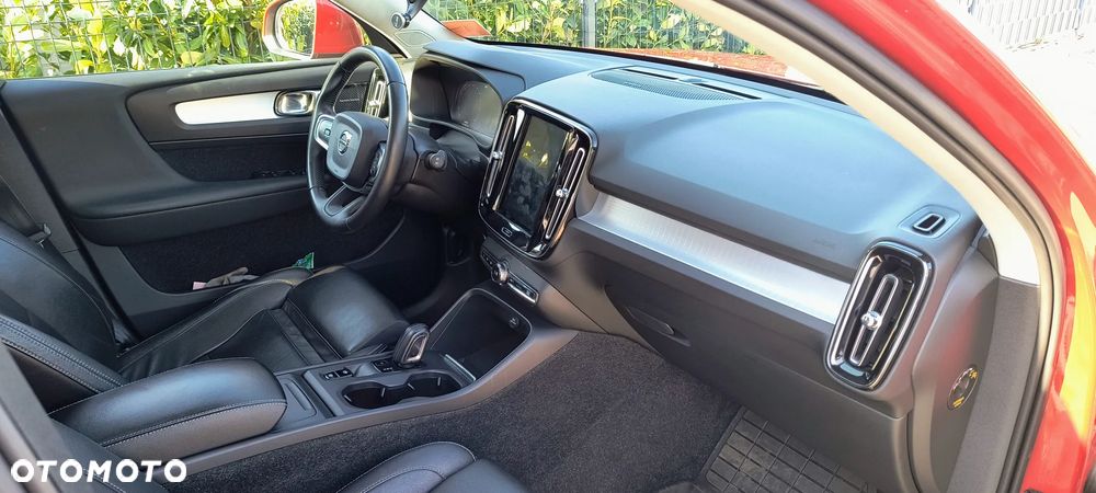 Volvo XC 40 D4 AWD Momentum Pro - 8