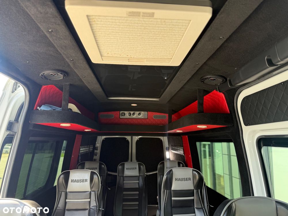 Mercedes-Benz Sprinter - 14