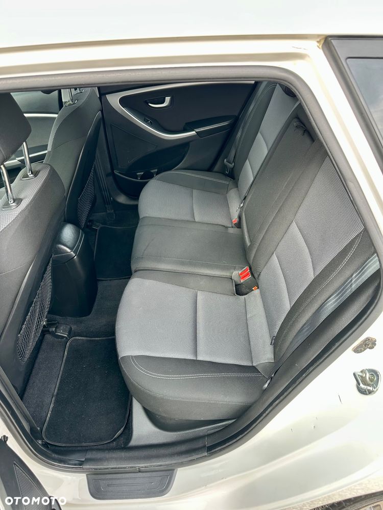 Hyundai i30 1.6 CRDi Comfort - 11