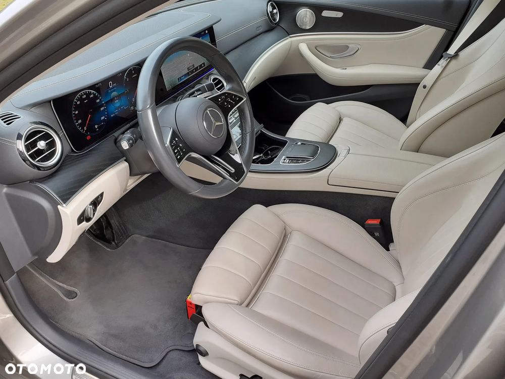 Mercedes-Benz Klasa E 220 d Exclusive - 16