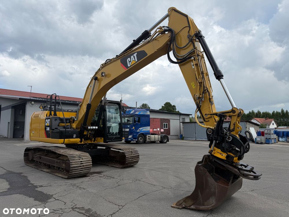 Caterpillar - 4