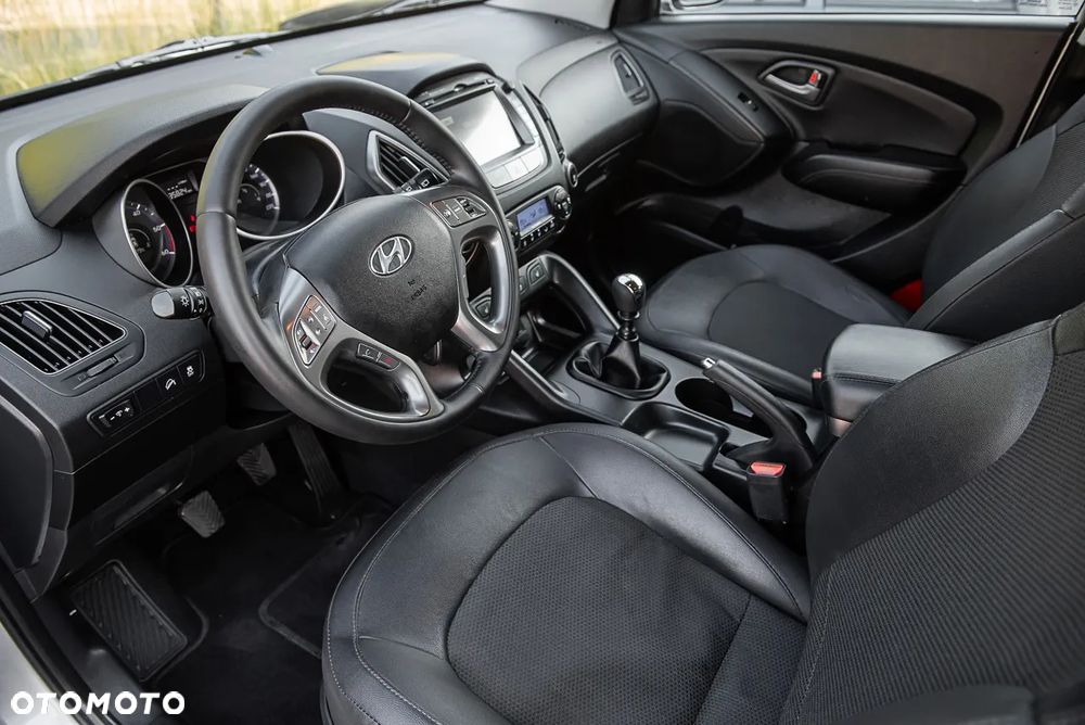 Hyundai ix35 1.7 CRDi 2WD blue Finale Silver - 15