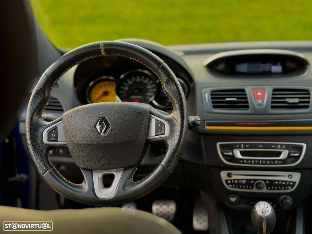 Renault Mégane Coupe 2.0 T 16V RS - 16