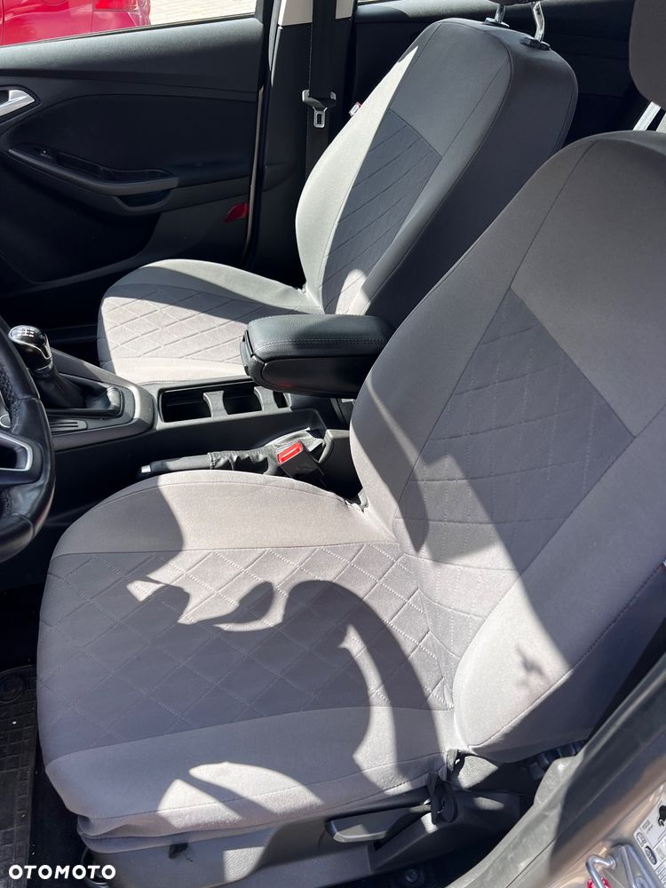 Ford Focus 1.6 Titanium - 24