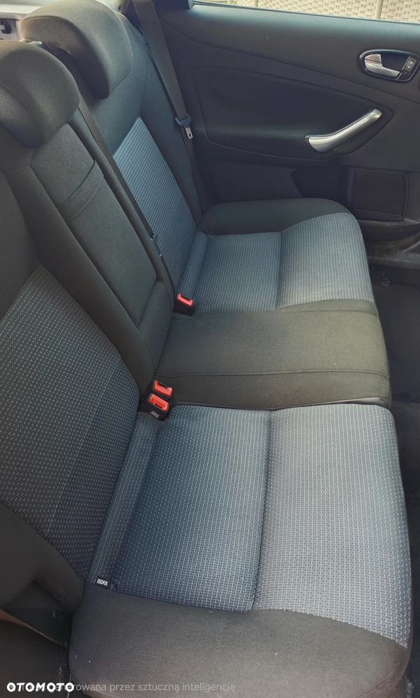 Ford Mondeo 2.0 TDCi Ambiente - 8