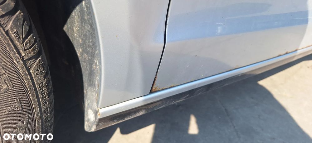 Volkswagen Polo 9N 05- Błotnik Przód Przedni Lewy Kod Lakieru LA7W - 17