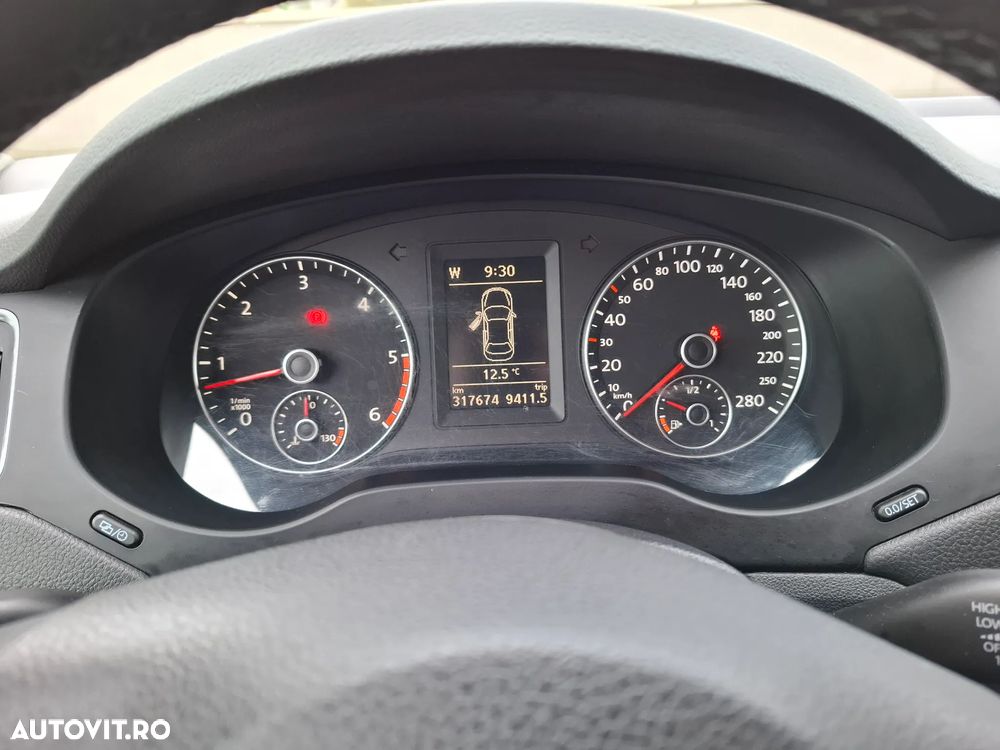 Volkswagen Jetta 1.6 TDI Blue Motion Technology Comfortline - 9