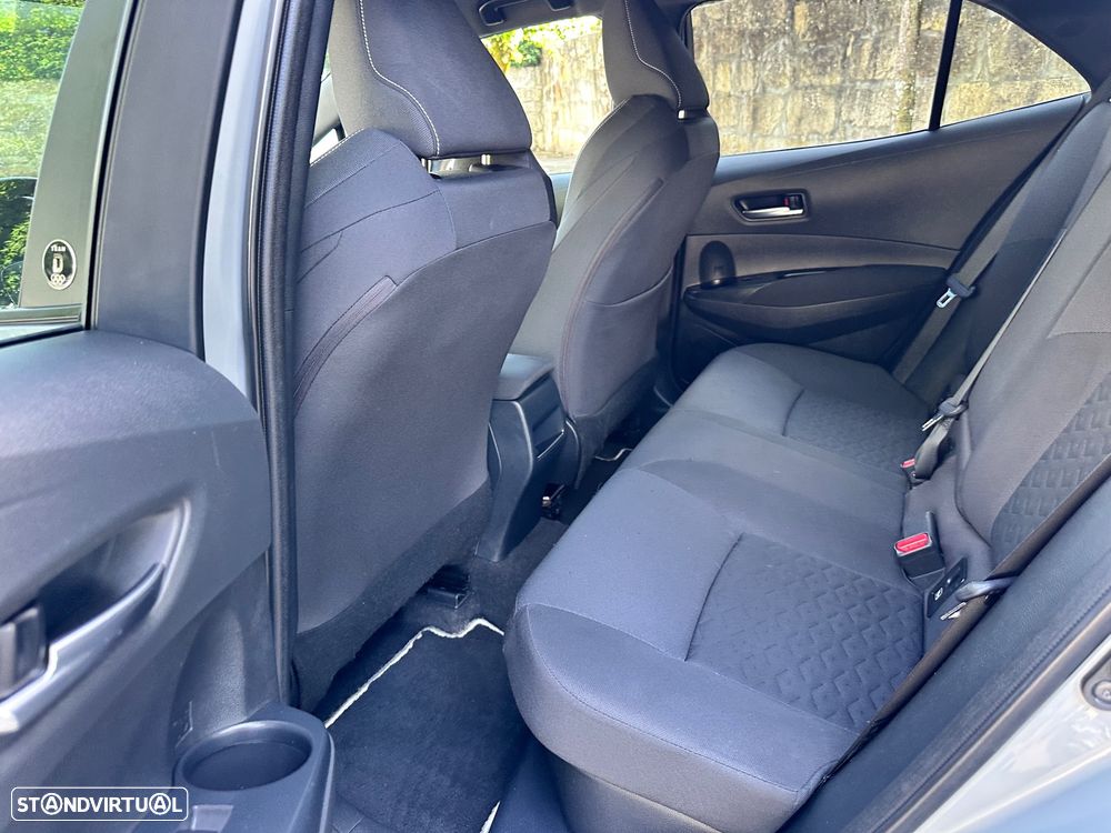 Toyota Corolla 1.8 Hybrid Square Collection - 36