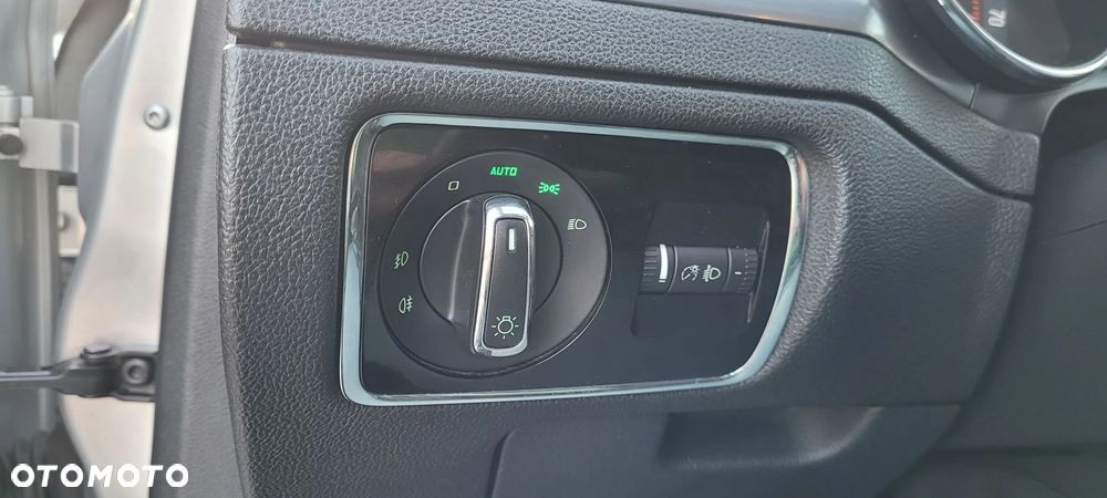 Skoda Superb 1.8 TSI FAMILY - 27