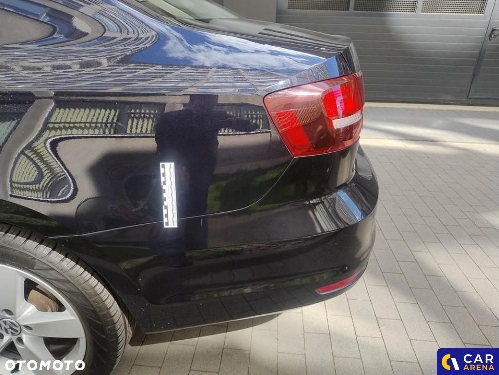 Volkswagen Jetta - 35