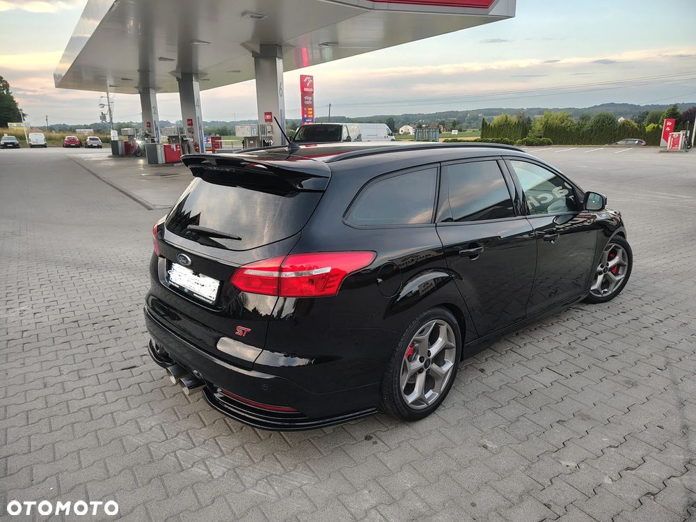 Ford Focus ST - 5