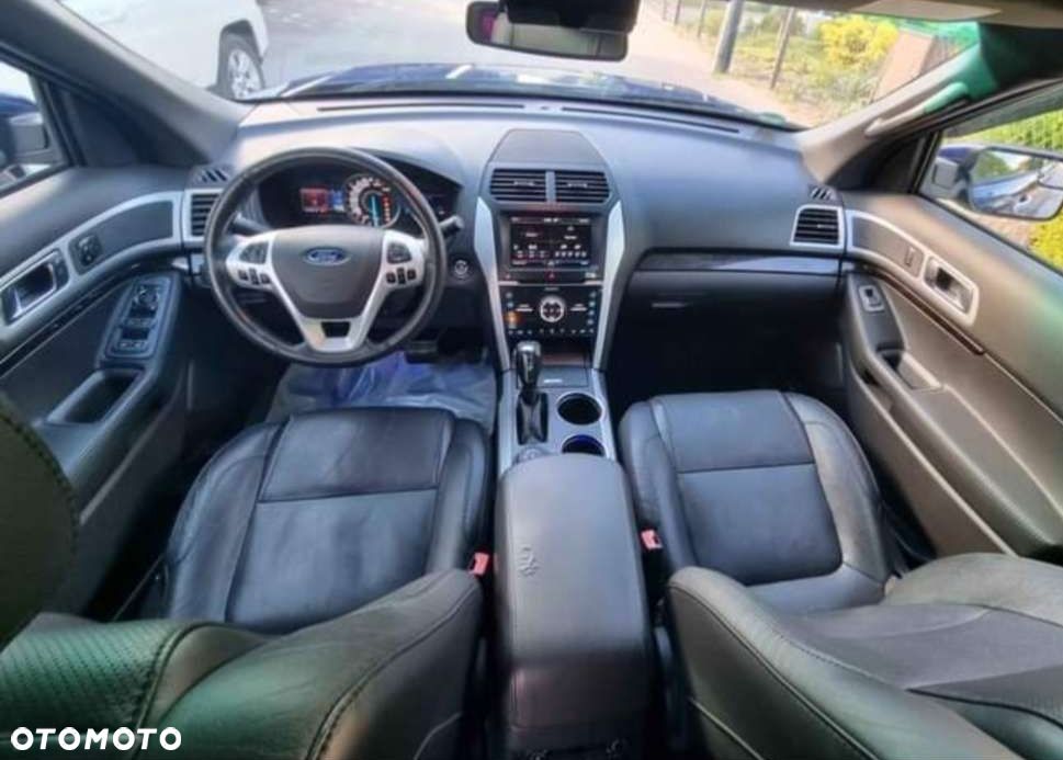 Ford Explorer - 4