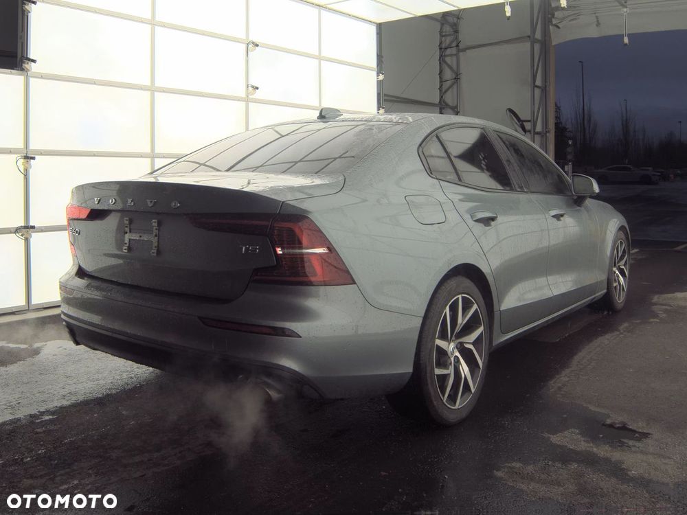 Volvo S60 T5 AWD Momentum Pro - 4