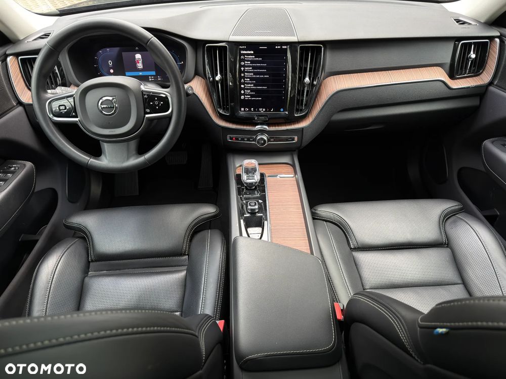 Volvo XC 60 T8 AWD Plus Dark - 17