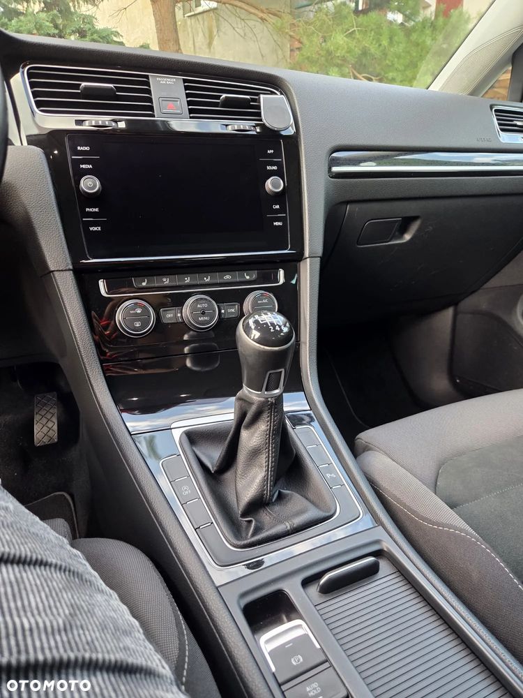 Volkswagen Golf 2.0 TDI Sound - 14