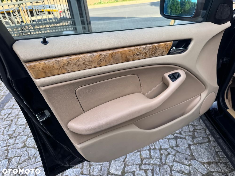 BMW Seria 3 318i Edition Exclusive - 27