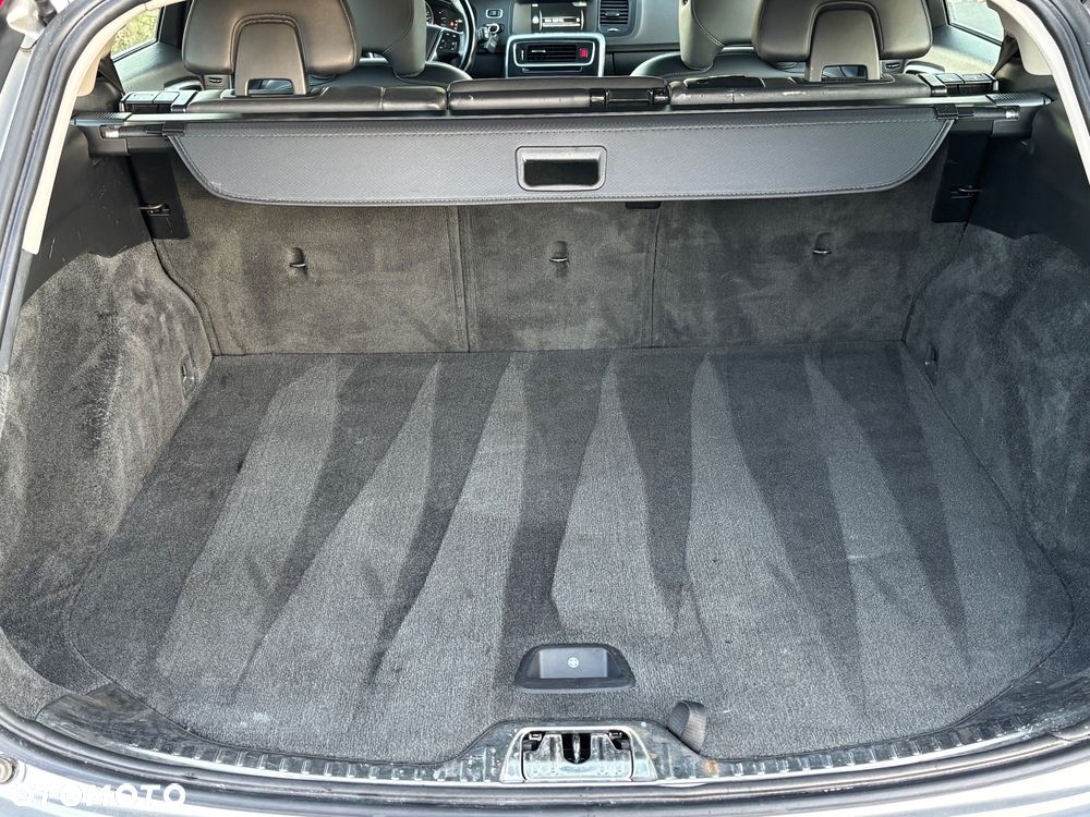 Volvo V60 D4 Geartronic Momentum - 17