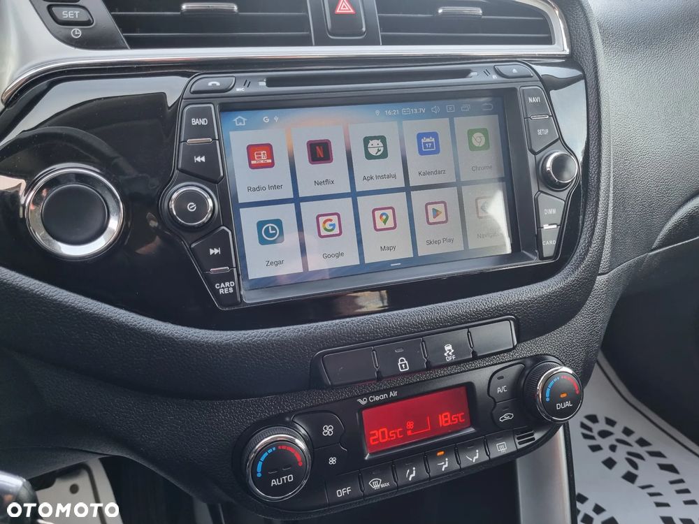 Kia Ceed 1.6 CRDi 128 SW Vision - 19