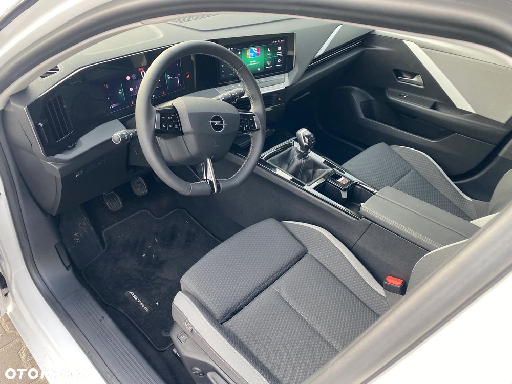 Opel Astra 1.2 Turbo Business Edition - 14