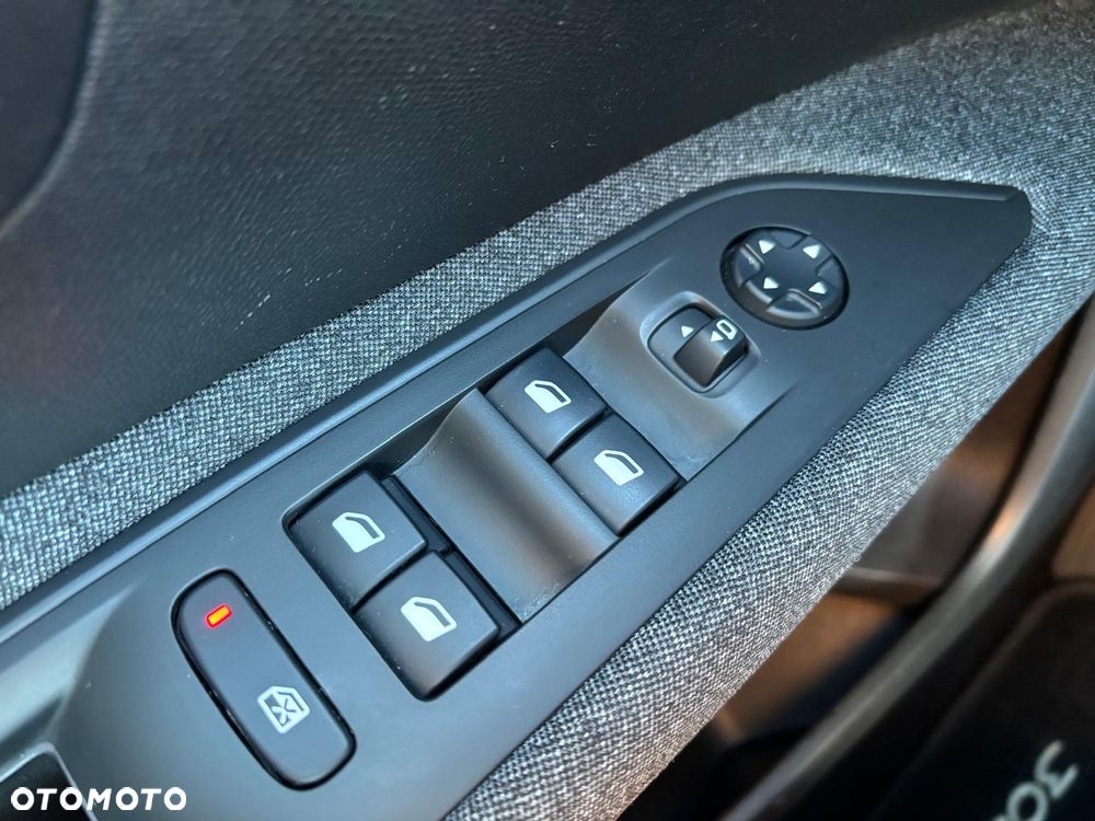 Peugeot 3008 1.5 BlueHDi Active S&S EAT8 - 21