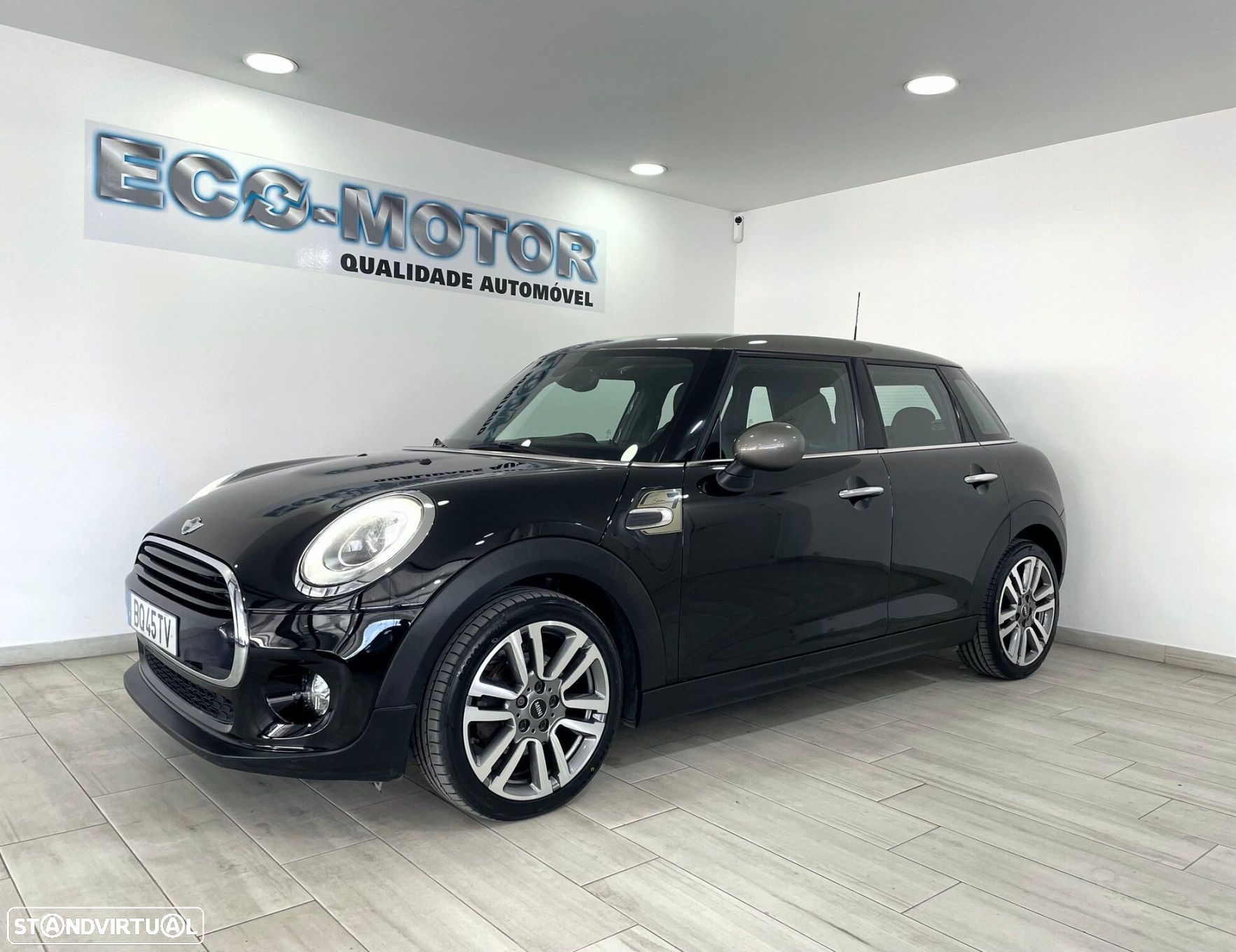 MINI 5 Portas Cooper D Auto - 8