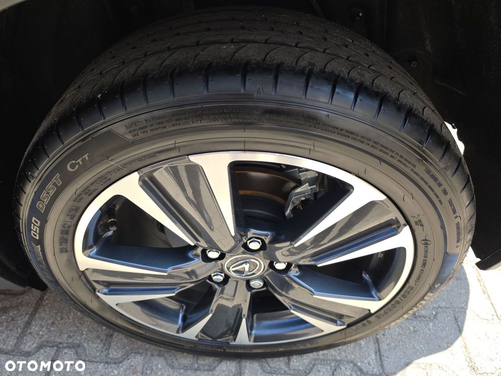 Lexus UX 300h Business - 26