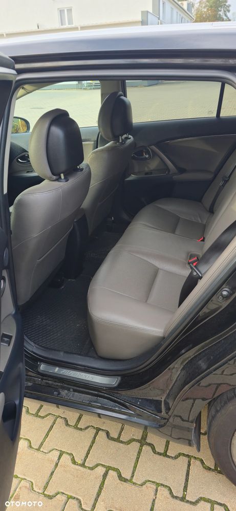 Toyota Avensis 2.2 D-4D Prestige NAVI - 15